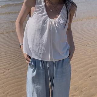 V-neck sleeveless Top