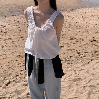 V-neck sleeveless Top