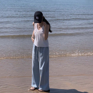 V-neck sleeveless Top