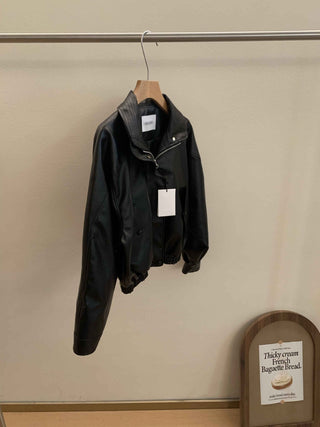 Short lapel leather coat