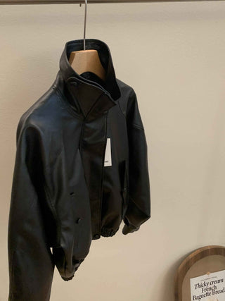 Short lapel leather coat
