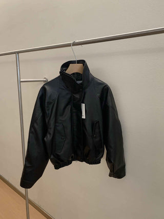 Short lapel leather coat