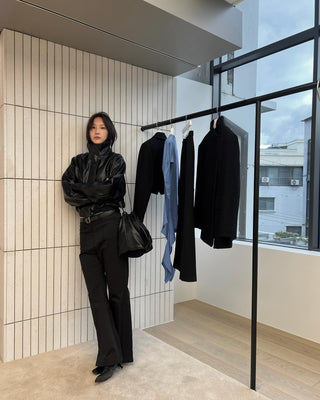 Short lapel leather coat