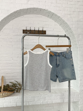 Striped sleeveless Top