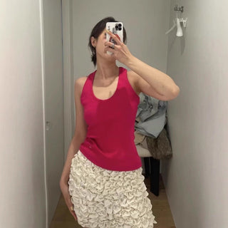 U-neck sleeveless top