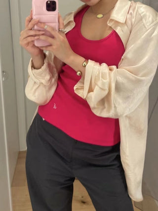 U-neck sleeveless top