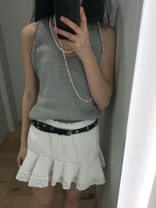 U-neck sleeveless top