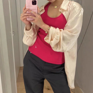U-neck sleeveless top