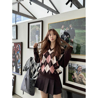 Pleated skirt suit