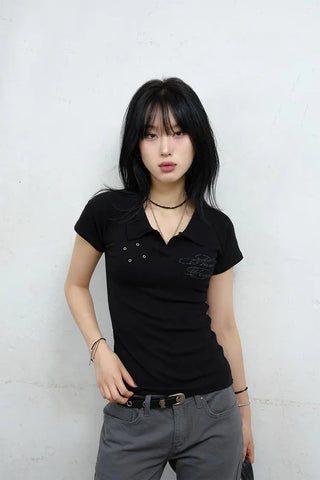 Four-eyelet collar short-sleeve tee