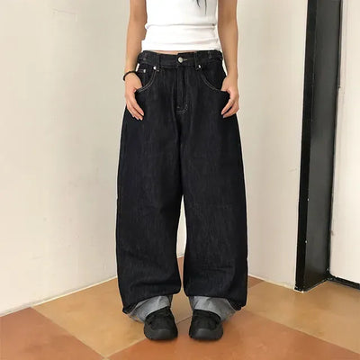 Non-faded back pocket rolled-up wide jeans