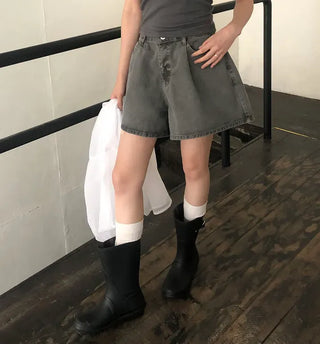 Pigment Washed A-Line Short Denim Pants