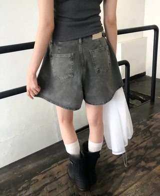Pigment Washed A-Line Short Denim Pants