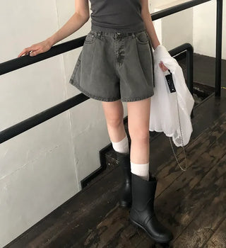 Pigment Washed A-Line Short Denim Pants