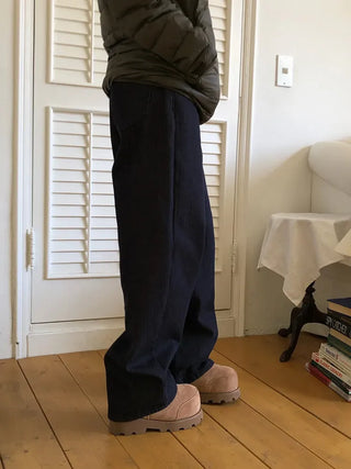 Buff Non-Fade Wide Jeans