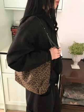 Oz Pocket Shoulder Bag