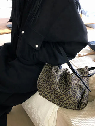 Oz Pocket Shoulder Bag