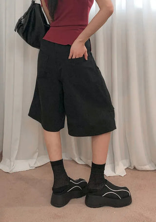 Double Pintuck Bermuda Pants