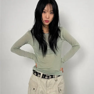 Circling stud belt