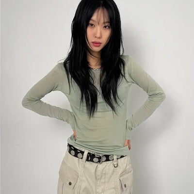 Circling stud belt