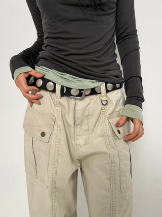 Circling stud belt