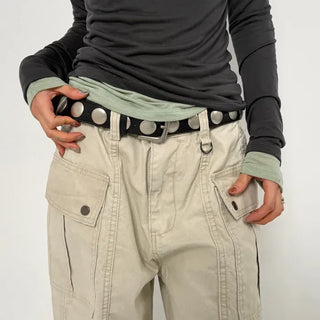 Circling stud belt