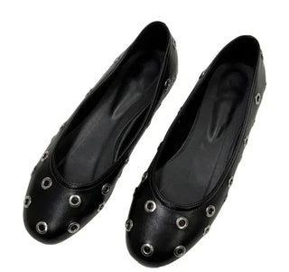 Roundy eyelet flat shoes