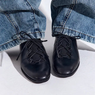 Lace-up flat shoes