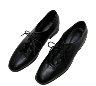 Lace-up flat shoes