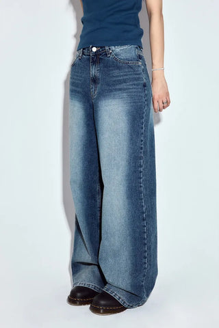 Bead-washed wide jeans