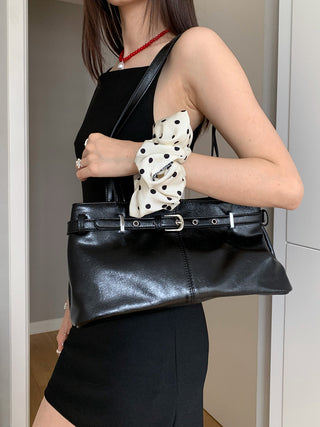 underarm tote bag