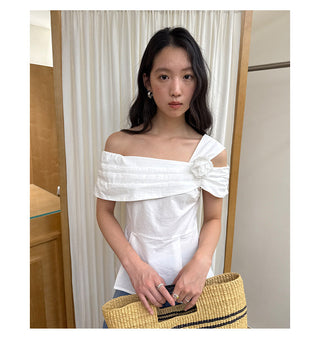 exposed shoulder shirt
