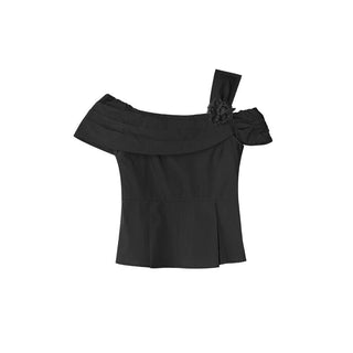 exposed shoulder shirt