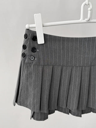 pleated striped skirt