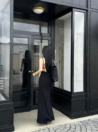 backless fishtail dress