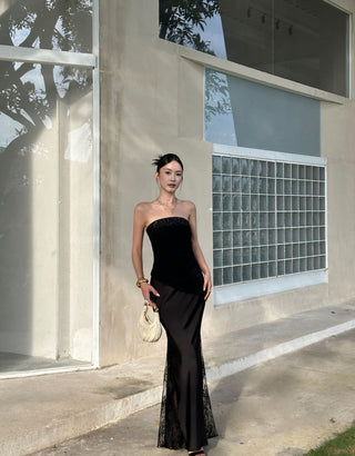 black lace skirt 01