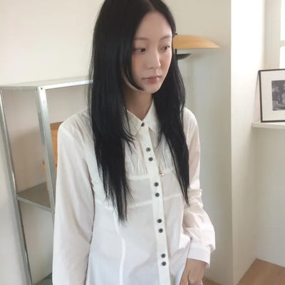 Two-button cut-out shirred busquet long-sleeve shirt