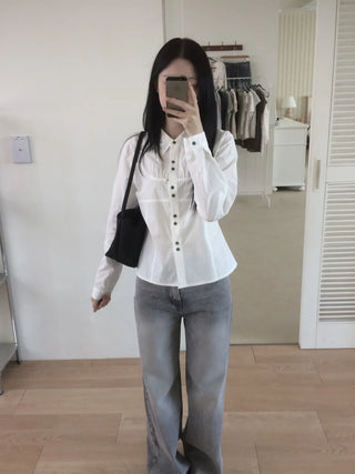 Two-button cut-out shirred busquet long-sleeve shirt