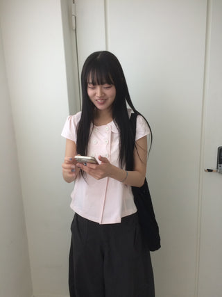 Light pink cap, round collar, double-button, cut-out short-sleeve shirt