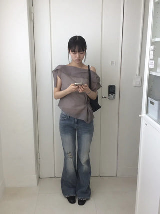 Off-side Button Delicate Fit Blouse