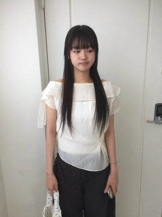 Off-side Button Delicate Fit Blouse