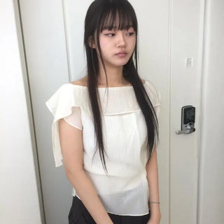 Off-side Button Delicate Fit Blouse
