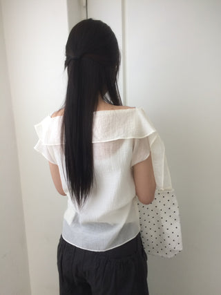 Off-side Button Delicate Fit Blouse