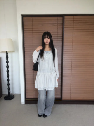 Grey mid-low rise wide-wash denim