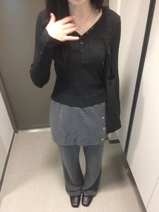 Ribbed V-neck Button Detail Delicate Long Sleeve T-shirt