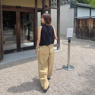 One-tuck banded cotton pants