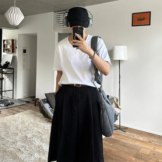 Simple U-neck T-shirt