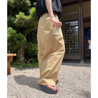 One-tuck banded cotton pants