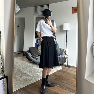 Simple U-neck T-shirt
