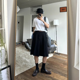 Simple U-neck T-shirt